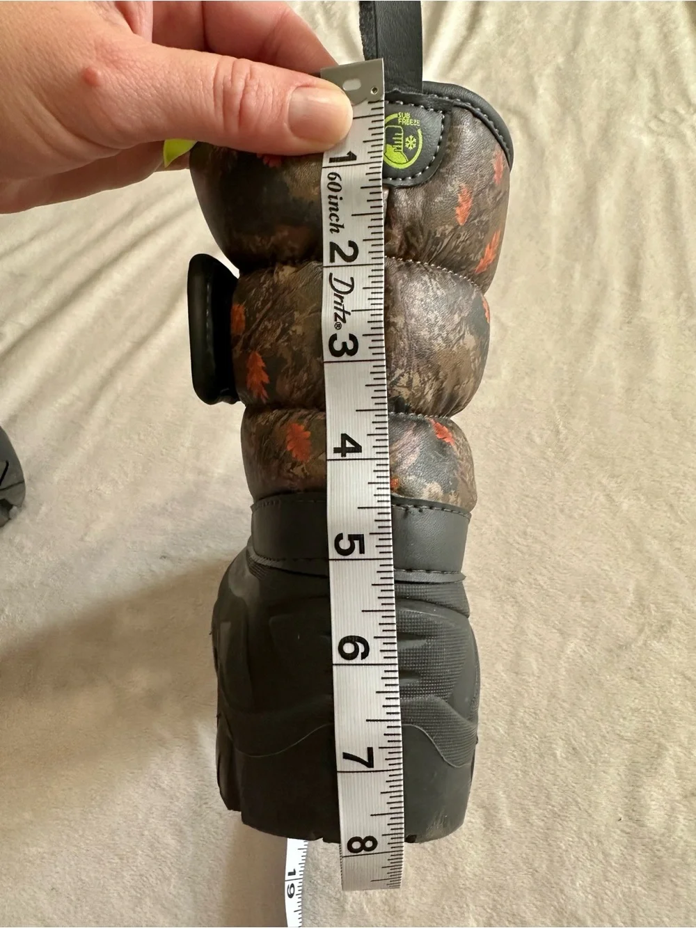 Kid's Western Chief Winter Snow Boots in Black and Brown Camo Print Size 13/1